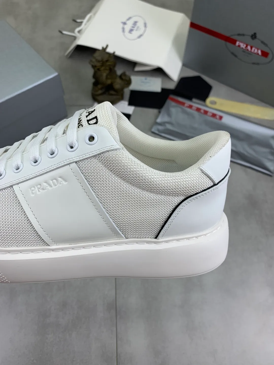 Men's men's shoes 💰P542💰 [New style] popular models are on the official website, 🆘 The trendy brand (Prada) mainly promotes popular models, avant-garde and versatile fashionable men's shoes private version mold opening, cowhide surface splicing 1:1.. Fashionable and simple, original imported cowhide lining cowhide feet; the atmosphere and personality are more fashionable, eye-catching and pursuing class. It will subvert the old idea and be a must-have for fashionistas with you! Must keep it! Tall and comfortable, large and low, high-end quality workmanship. Size: 38-44 4️⃣colors available.